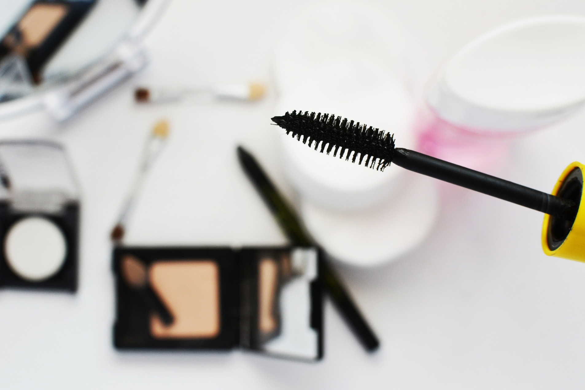 Is No Makeup the New Beauty Trend?